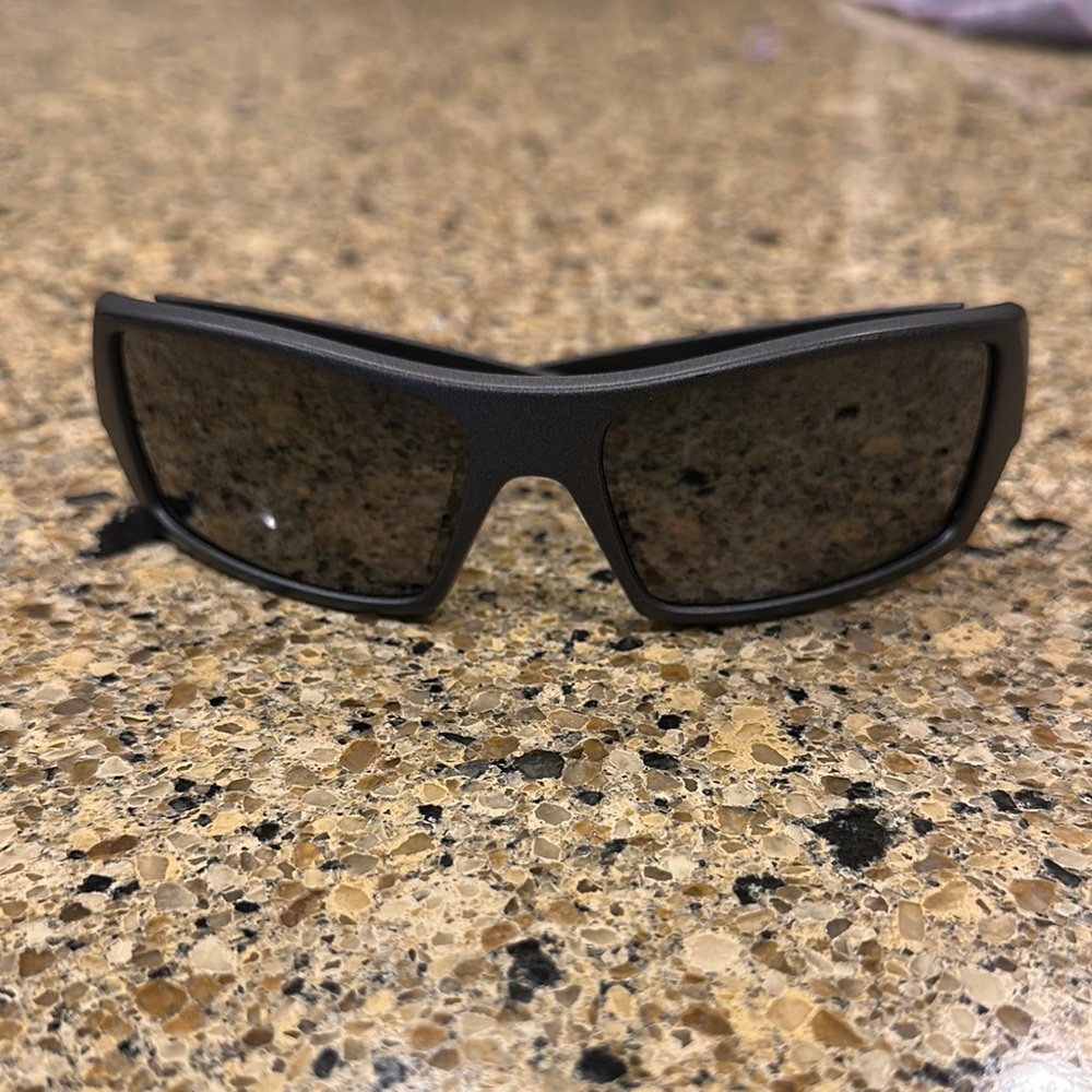 Men’s Oakley Gascan Sunglasses with X Metal Case